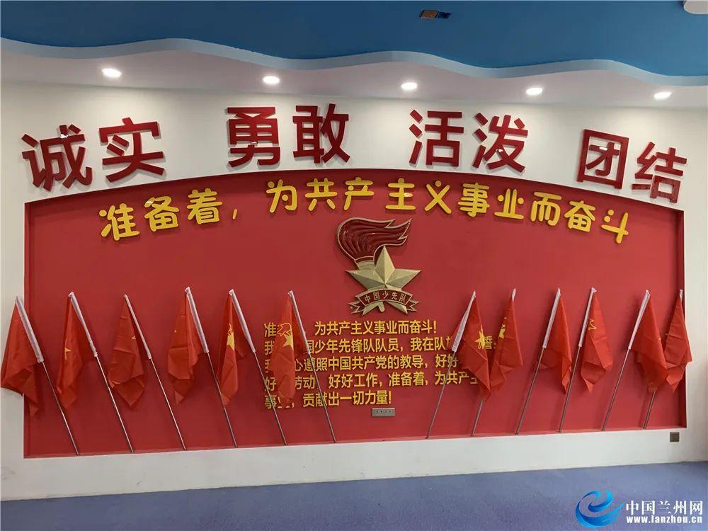 上升的白气球